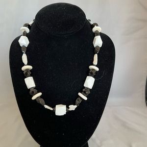 NWOT Handmade Custom Necklace w/Pearls, Onyx & Beads on Jewelry Wire. Drop Clasp